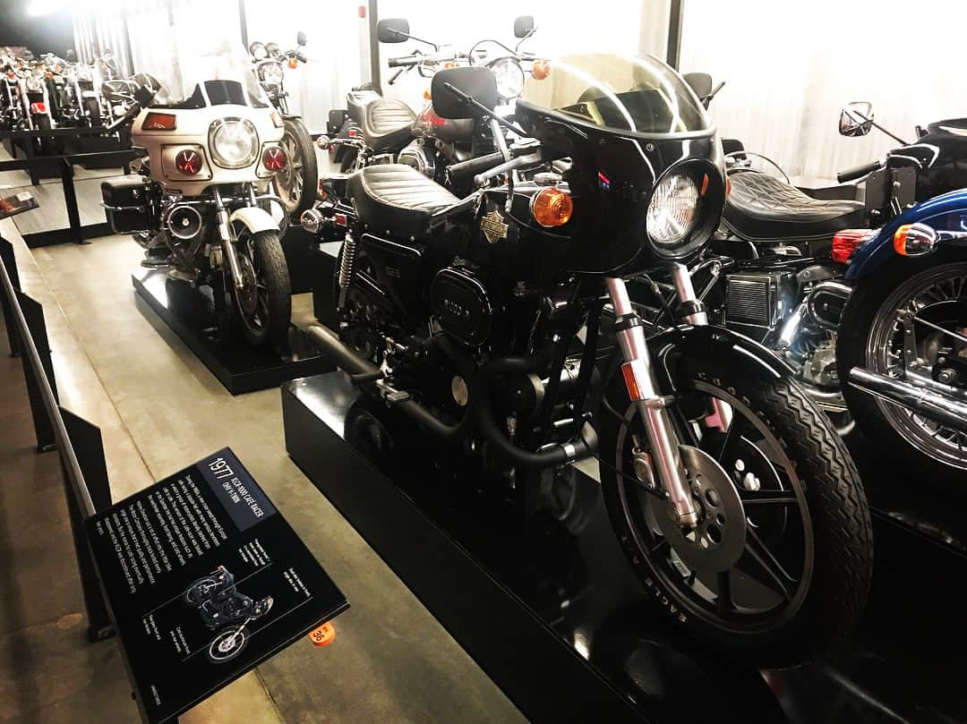 綾部祐二さんのインスタグラム写真 - (綾部祐二Instagram)「At the Harley Davidson museum in Milwaukee, Wisconsin.  @harleydavidson @hdmuseum @harleydavidsonjapan #harleydavidson」9月28日 13時37分 - yujiayabe