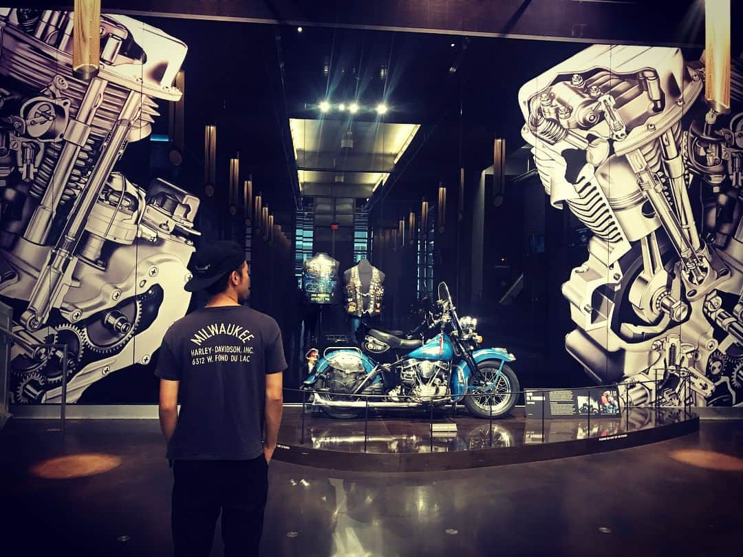 綾部祐二さんのインスタグラム写真 - (綾部祐二Instagram)「At the Harley Davidson museum in Milwaukee, Wisconsin.  @harleydavidson @hdmuseum @harleydavidsonjapan #harleydavidson」9月28日 13時37分 - yujiayabe