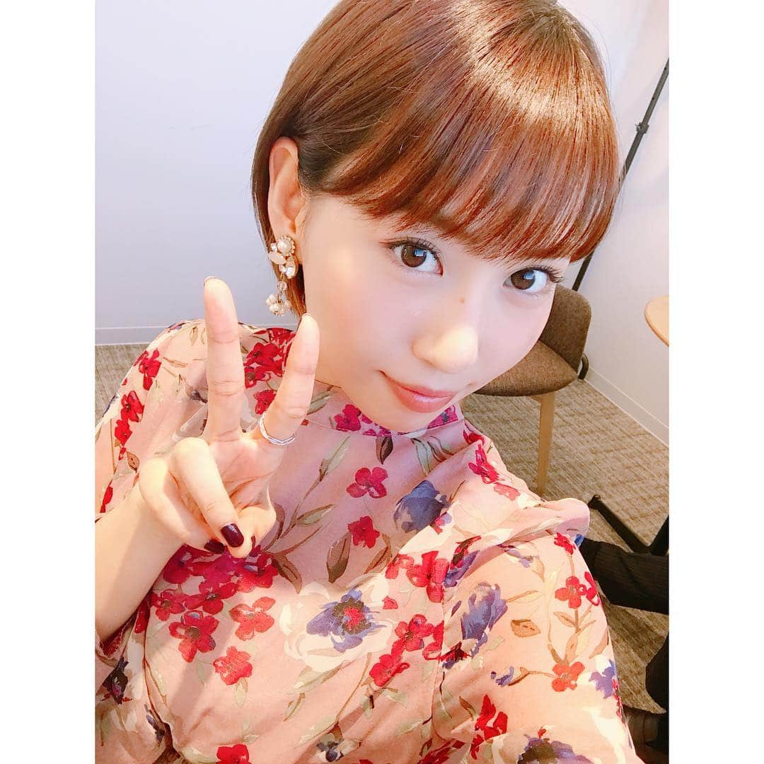 増田有華さんのインスタグラム写真 - (増田有華Instagram)「＊ 久々自撮りしてみた。 いまから収録&生放送です。 今日はベリーショートヘアー🍚 会う人会う人に髪バッサリいきましたねー！！！って言われる笑 生放送は21:00〜22:00 AGARUTVにて。 コメントもできるのでお待ちしております🔥 URLはツイッターにて。 さらば。 #agarutv #今年中に絶対結婚できるtv #マジかよ！ #笑 #ショートヘア」9月28日 16時41分 - masuyuka_official