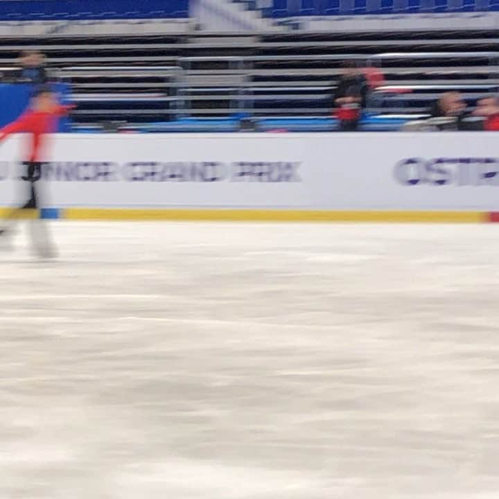ブライアン・オーサーのインスタグラム：「JGP Ostrava... Joseph Phan .  Looking good!」