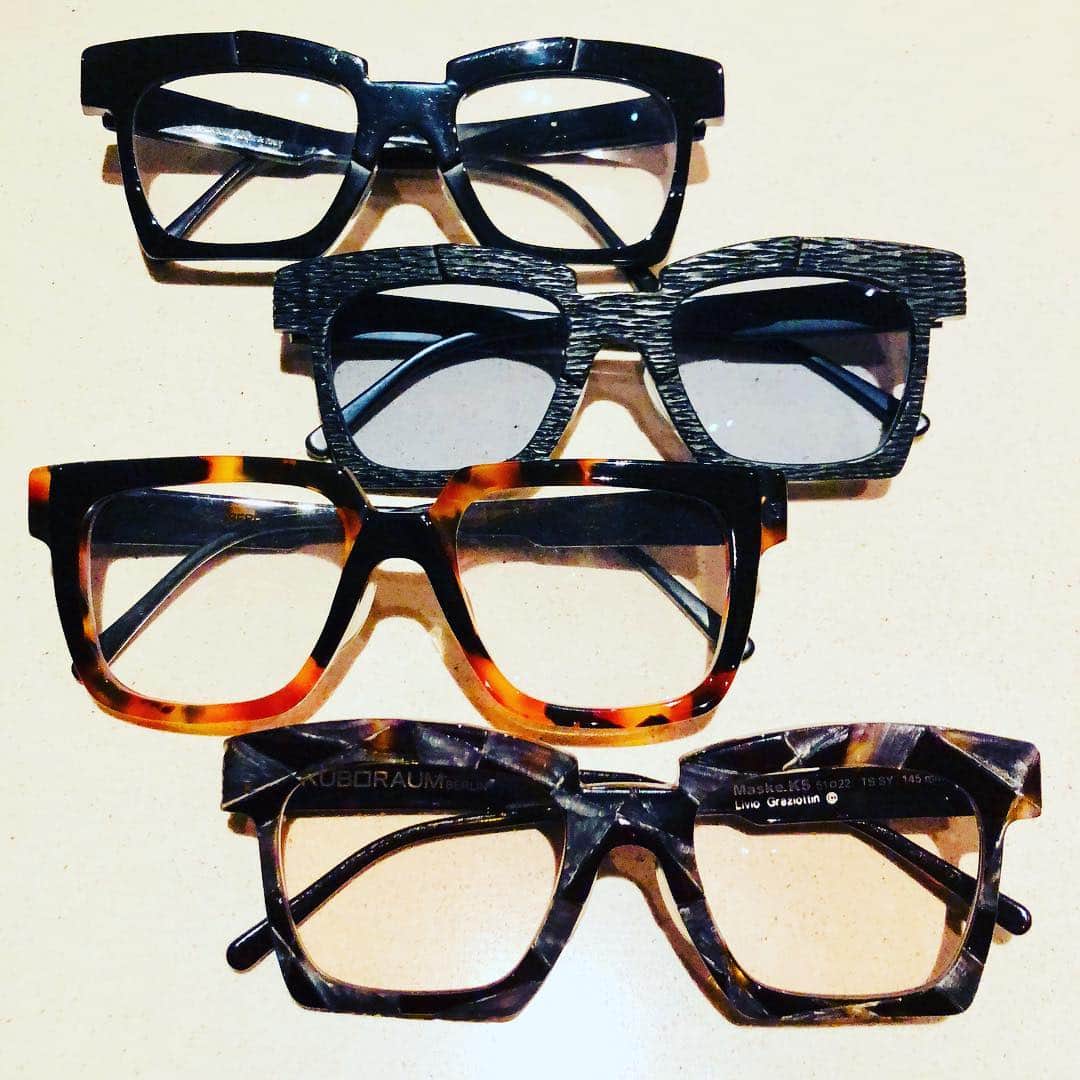 布袋寅泰さんのインスタグラム写真 - (布袋寅泰Instagram)「I love Kuboraum design 好きなデザインに出会うと色違いも買ってしまう性格。クボラウムの眼鏡コレクションもずいぶん増えた。#fashion #eyewear #kuboraum #hotei #眼鏡 @kuboraum」9月28日 19時39分 - hotei_official