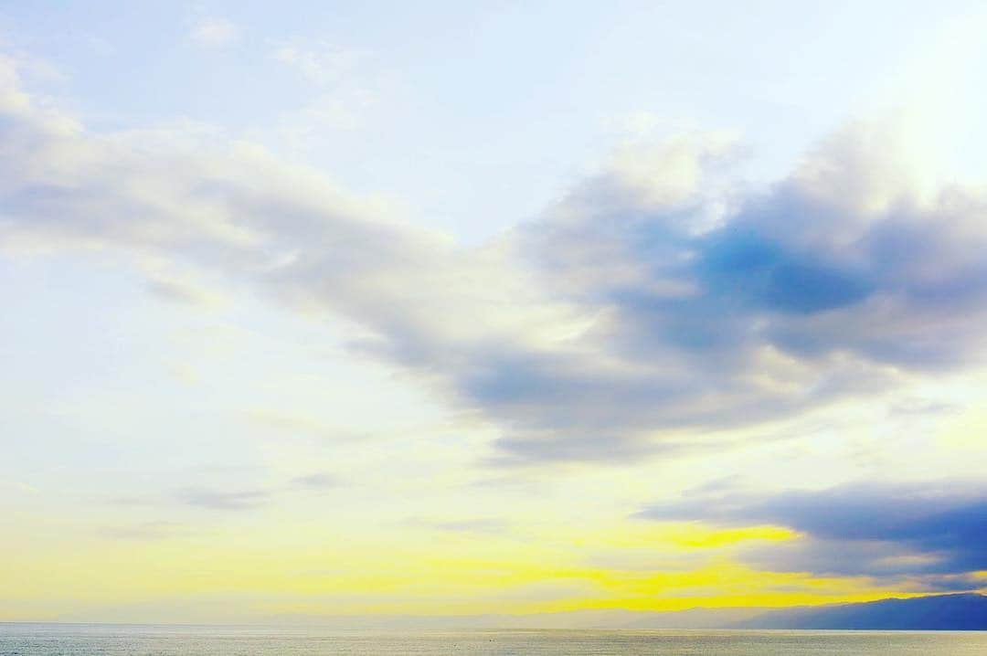 sioneのインスタグラム：「鵠沼夕景  #sunset #sky #湘南 #鵠沼海岸」