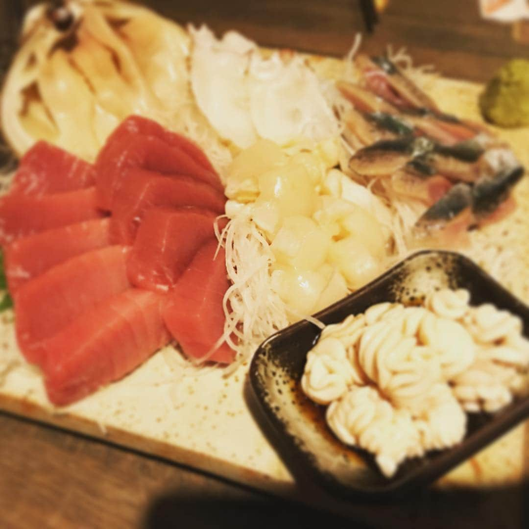 あちゃみのインスタグラム：「イツメンで飲んでますぅ  #本気食 聡咲  #札幌  #すすきの」