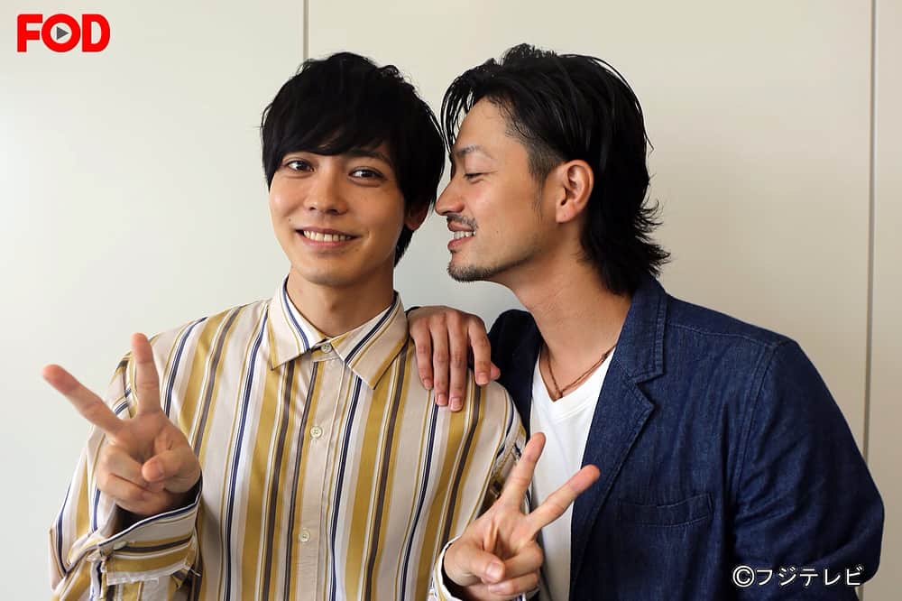 のインスタグラム：「ドラマ『#ポルノグラファー』ご視聴の皆様へ 日頃の感謝を込めて管理人より最大級のプレゼント🎁  皆様いつもありがとうございます！ 日頃の疲れをぜひ二人で癒してください😘  #FOD で好評配信中！ 👉http://fod.fujitv.co.jp/s/genre/drama/ser4f48/  #癒しのお裾分け #竹財輝之助 #猪塚健太 #管理人自身へのご褒美とも言う」