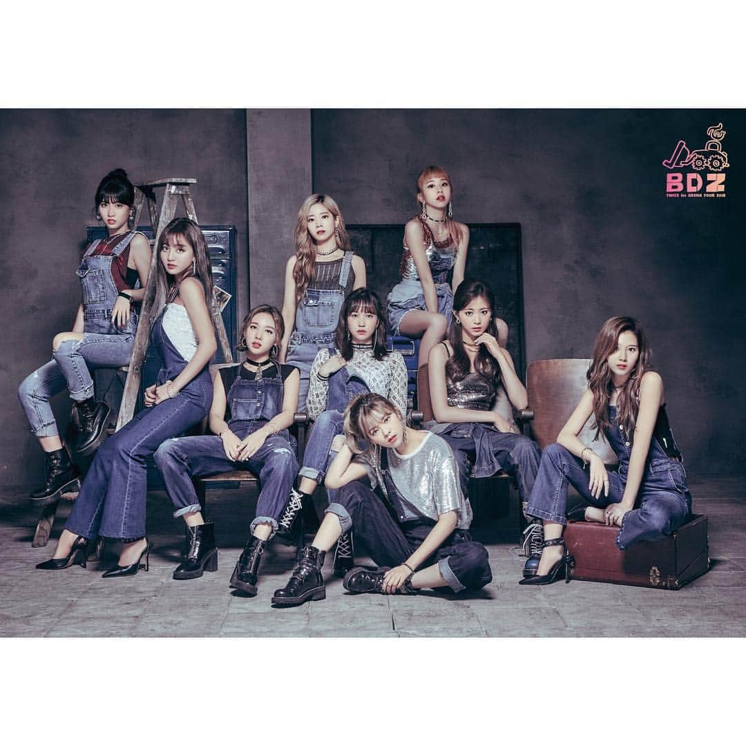 TWICE JAPANさんのインスタグラム写真 - (TWICE JAPANInstagram)「TWICE 1st ARENA TOUR 2018 "BDZ"  D-DAY  http://www.twicejapan.com/feature/arena_tour_2018  #TWICE #BDZ」9月29日 0時00分 - jypetwice_japan