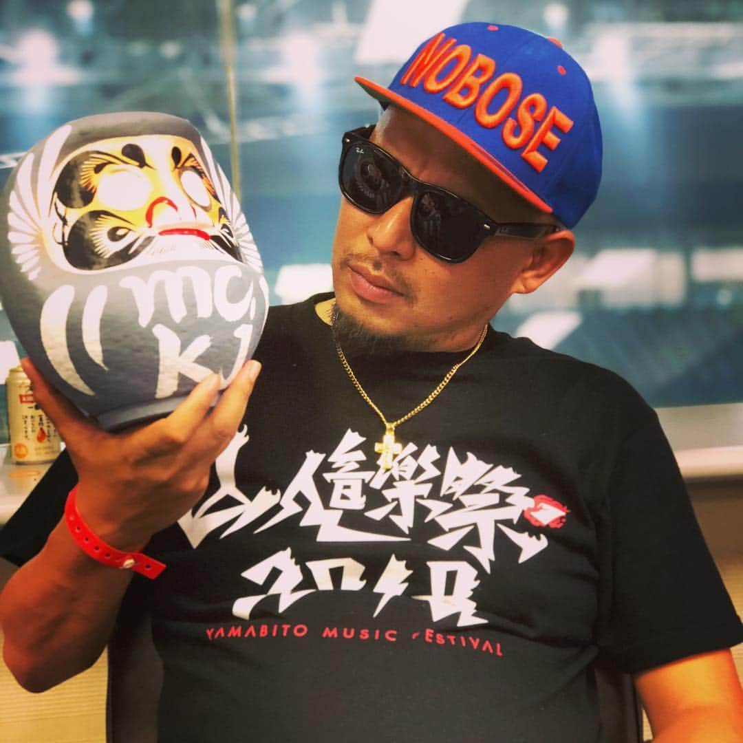 大江健次さんのインスタグラム写真 - (大江健次Instagram)「ダルちゃん、君と出会ってからバッコバコ舞い込んできてますぞ！必ず右目入れてあげるからね❤️ #ダルマ #だるま #達磨 #DARUMA」9月29日 0時18分 - mckj_hagestagram