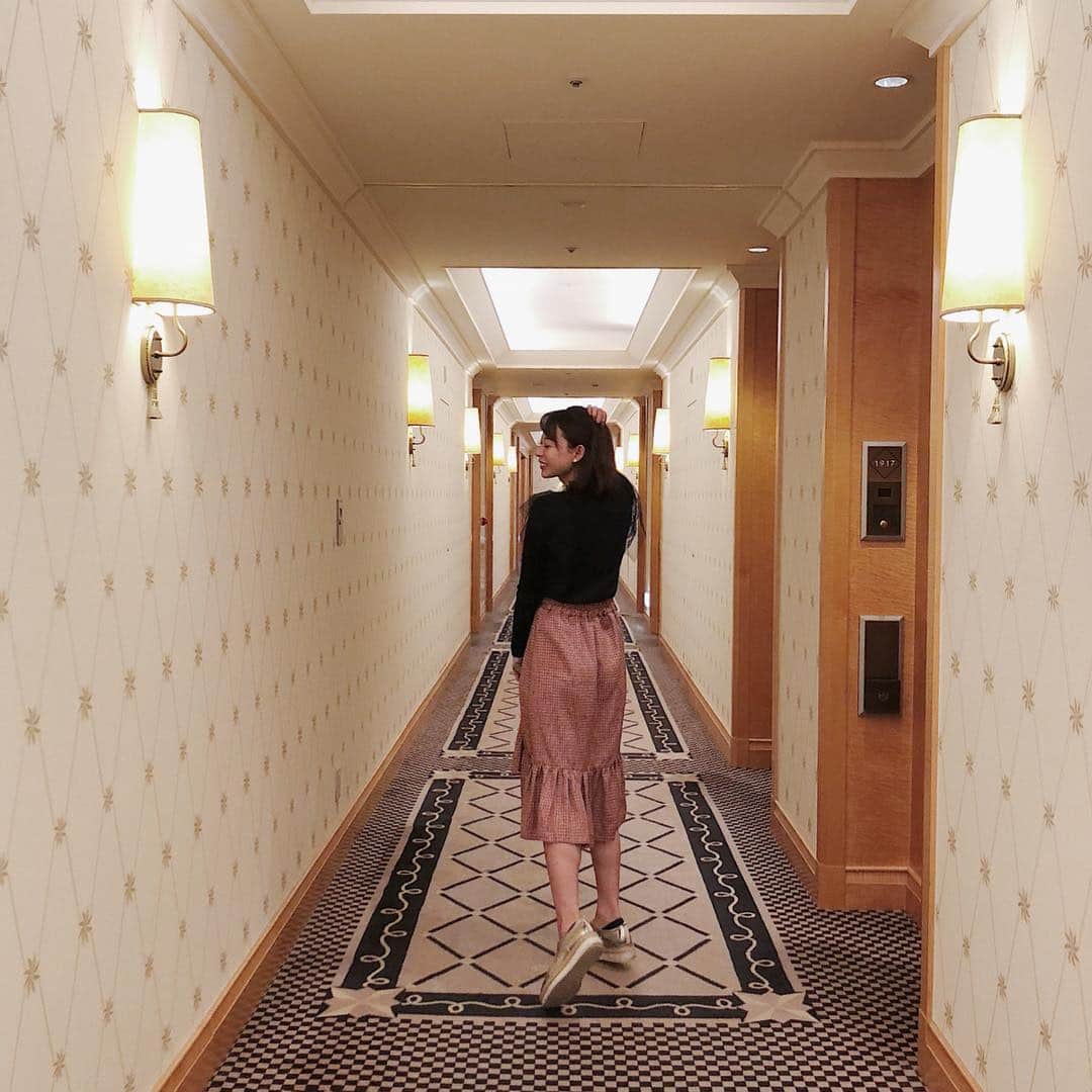 karen okajimaさんのインスタグラム写真 - (karen okajimaInstagram)「ㅤㅤㅤ ㅤㅤㅤ 帝国ホテルの19階の廊下が素敵すぎた🤣💘💘 ㅤㅤㅤ #インペリアルフロア #ジュニアスイート #19階」9月29日 12時51分 - karenokajima0318