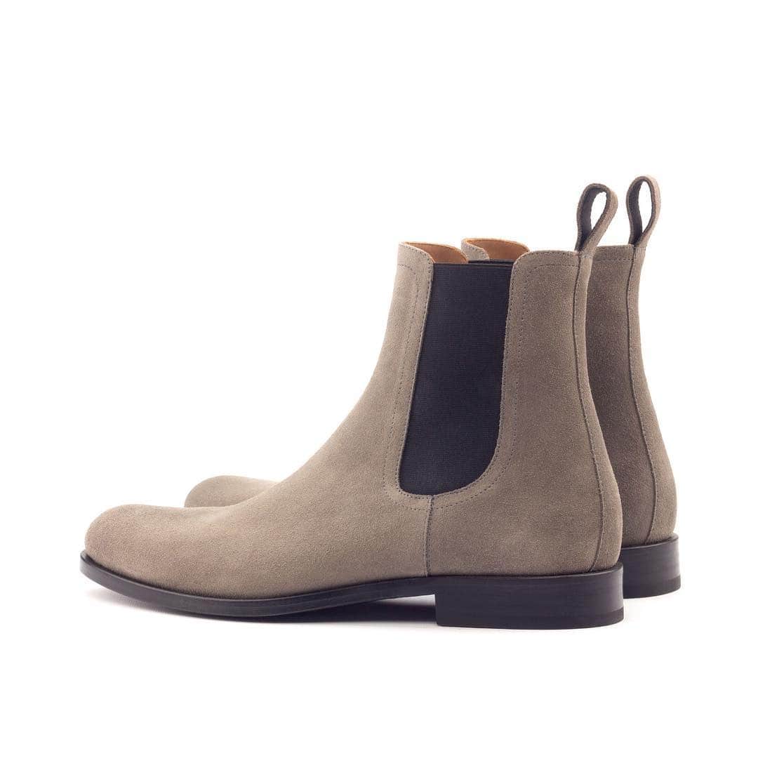 MARC WENNさんのインスタグラム写真 - (MARC WENNInstagram)「Our Vintage Taupe Chelsea Boots Are Like No Other. FREE Shipping To The US. Shipping To Europe Flat Fee of $20!!#marcwenn #chelseaboots #men #mensfashion #shoes #shoesaddict #madeinspain #bespokeshoes #fashionista #fashionbloggers #fashionbloggerstyle #luxury #highfashion #pride🌈 #menshoes#menwithclass #menwithstyle #menbloggers #thoseshoes #streetwear #streetfashion #streetstyle #boots」9月29日 5時15分 - marcwenn