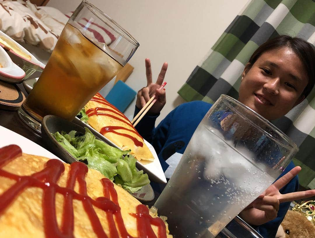 新城舞さんのインスタグラム写真 - (新城舞Instagram)「. .. ゆき誕生おめでとう会💓 ３ヶ月遅れで開催（笑） ごめんね🤣🙏 . またゆきのチキン南蛮が食べたい🤤食べさせて🤤🤤 . #残り #長くて #３ヶ月半 #楽しもうね . #ゆき #誕生日 #6月6日 #改めまして #21歳 #おめでとう㊗️ .. .」9月29日 9時00分 - newcastledance7