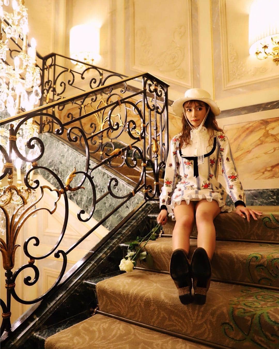 明日花キララのインスタグラム：「🇮🇹 #principedisavoia 🏨🖤」