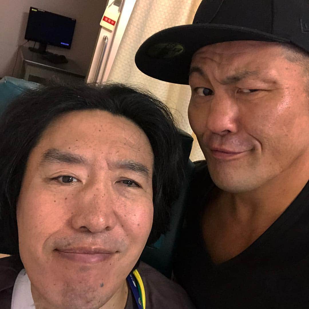 鈴木みのるさんのインスタグラム写真 - (鈴木みのるInstagram)「Tomodachi #Emperor #帝王 #TAKAYAMANIA #高山善廣  久しぶりに会いに行ってきた。TAKAYAMANIAのこと、最近のプロレス界のこと、オレの事、仲間の事、友達の事、過去のこと、現在のこと、未来のこと…たくさん話した。気の合うヤツといると時間があっという間に過ぎる。かけがえのないTomodachi。」9月29日 17時00分 - suzuki.d.minoru