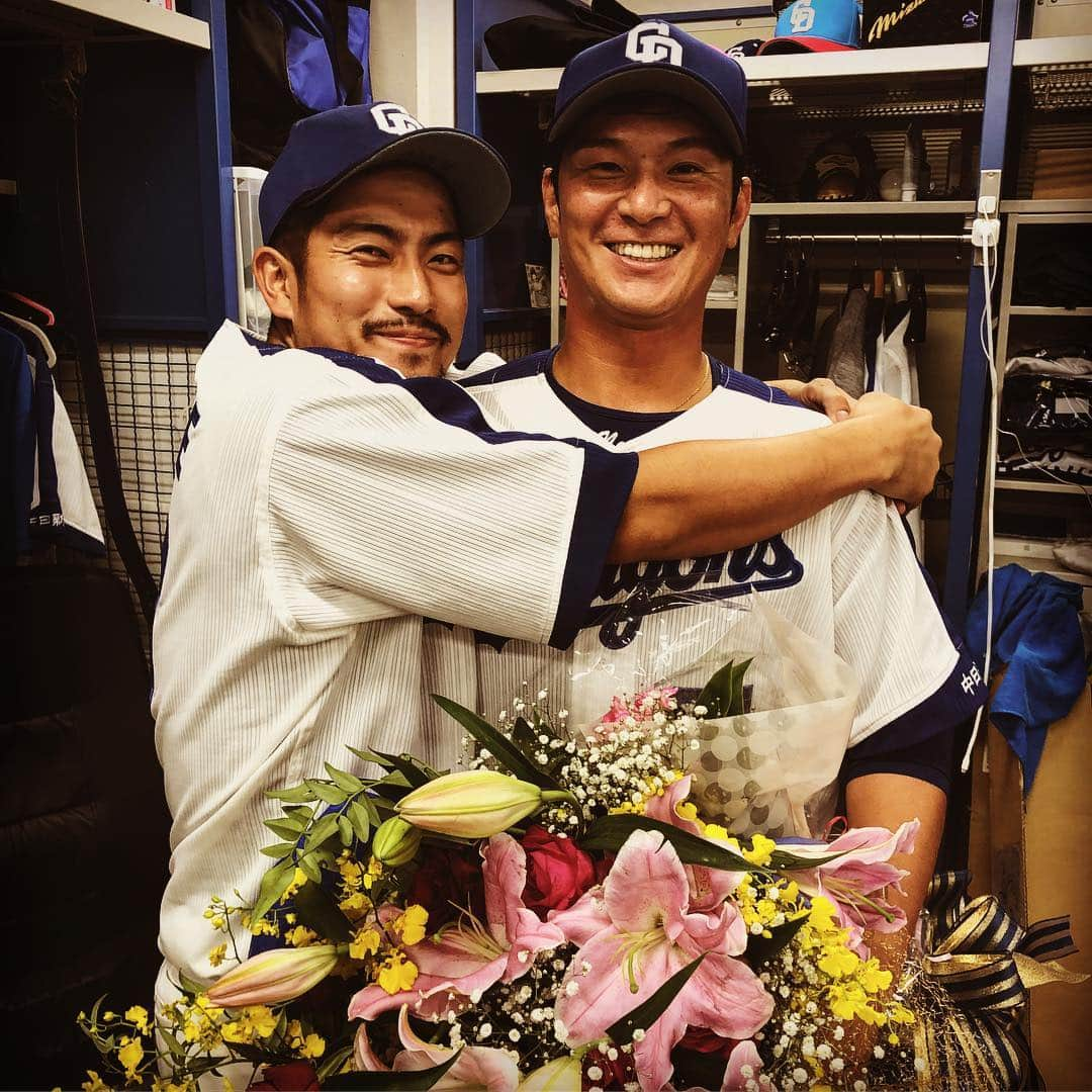 祖父江大輔さんのインスタグラム写真 - (祖父江大輔Instagram)「#引退試合#浅尾拓也#野本圭#寂しい#ナゴヤドーム#お兄ちゃん あっさん、にぃにぃお疲れ様でした🙇✨」9月29日 19時46分 - sobue