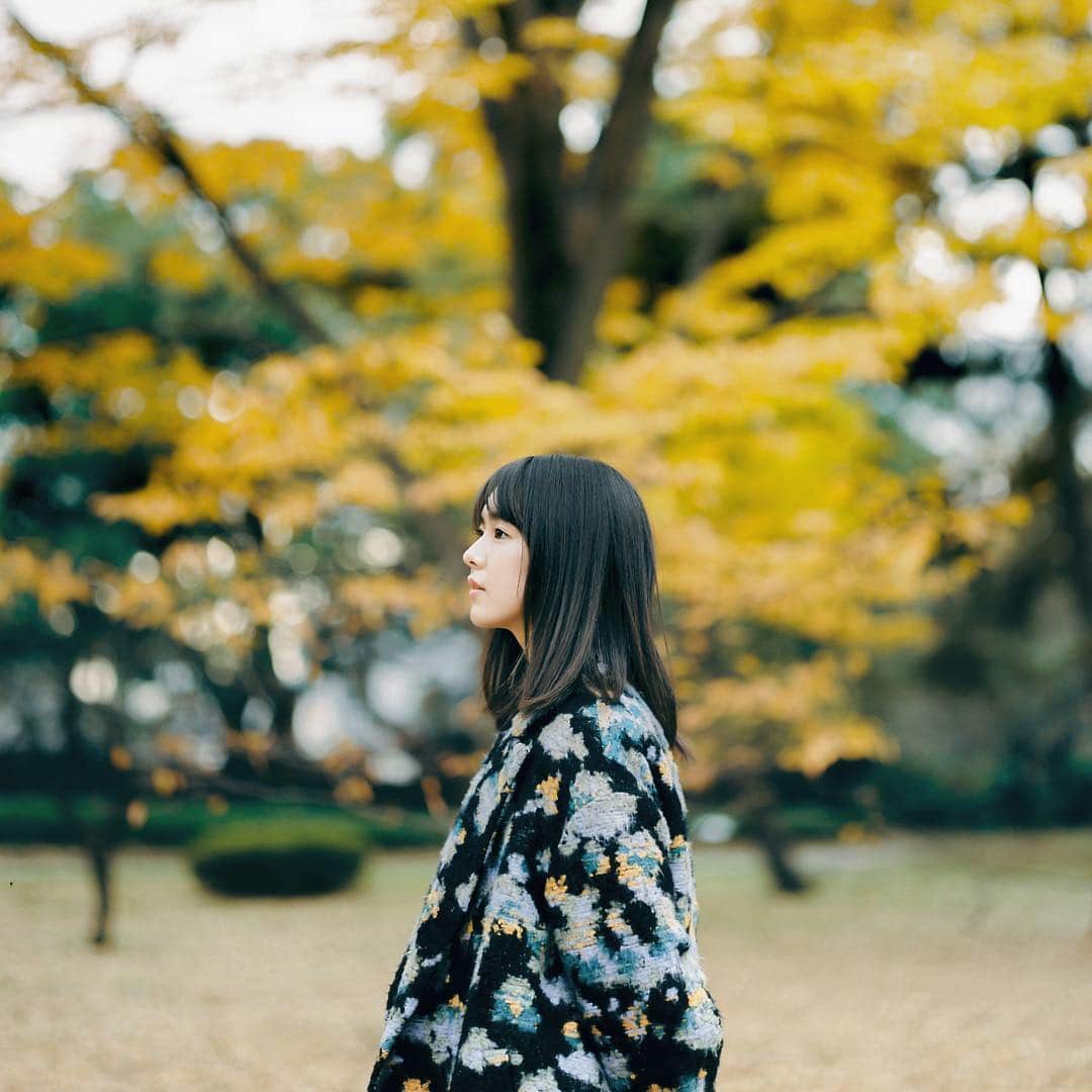 濱田英明のインスタグラム：「@erika_karata, 2017 #pentax67」