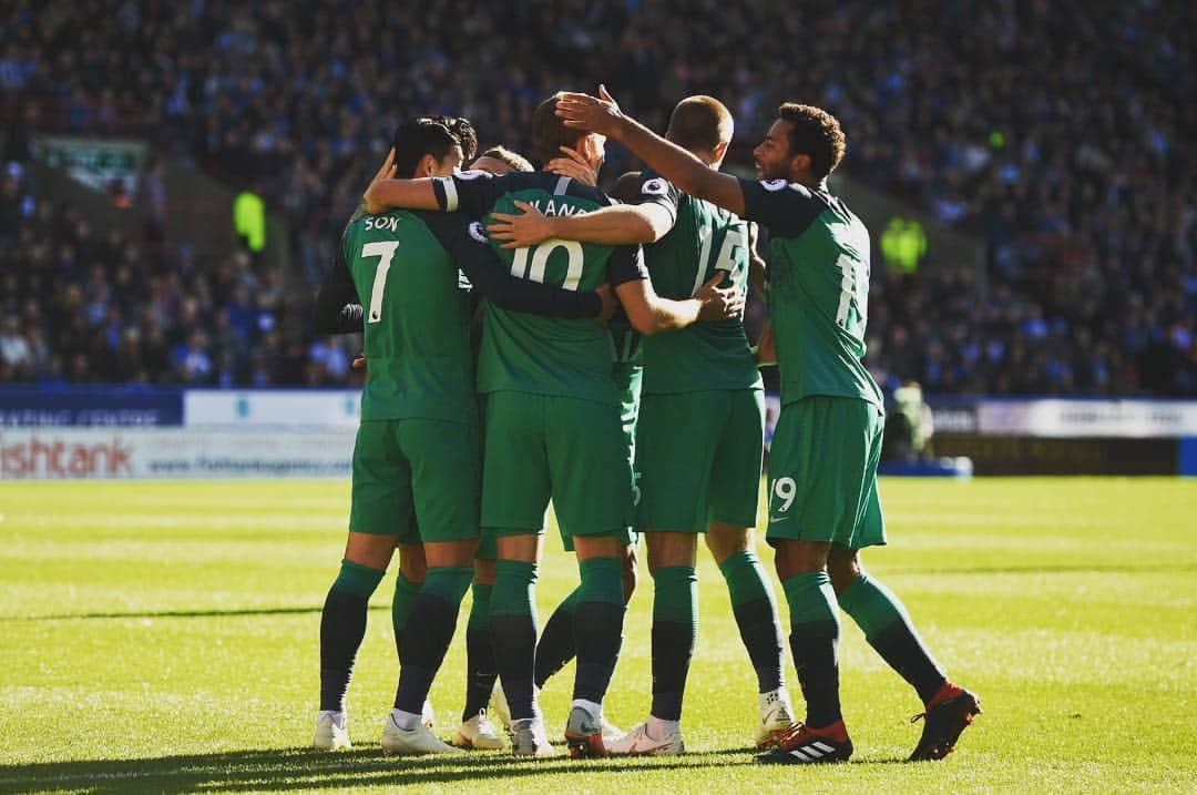 ムサ・デンベレのインスタグラム：「Good away win 🤙🏽 #COYS」
