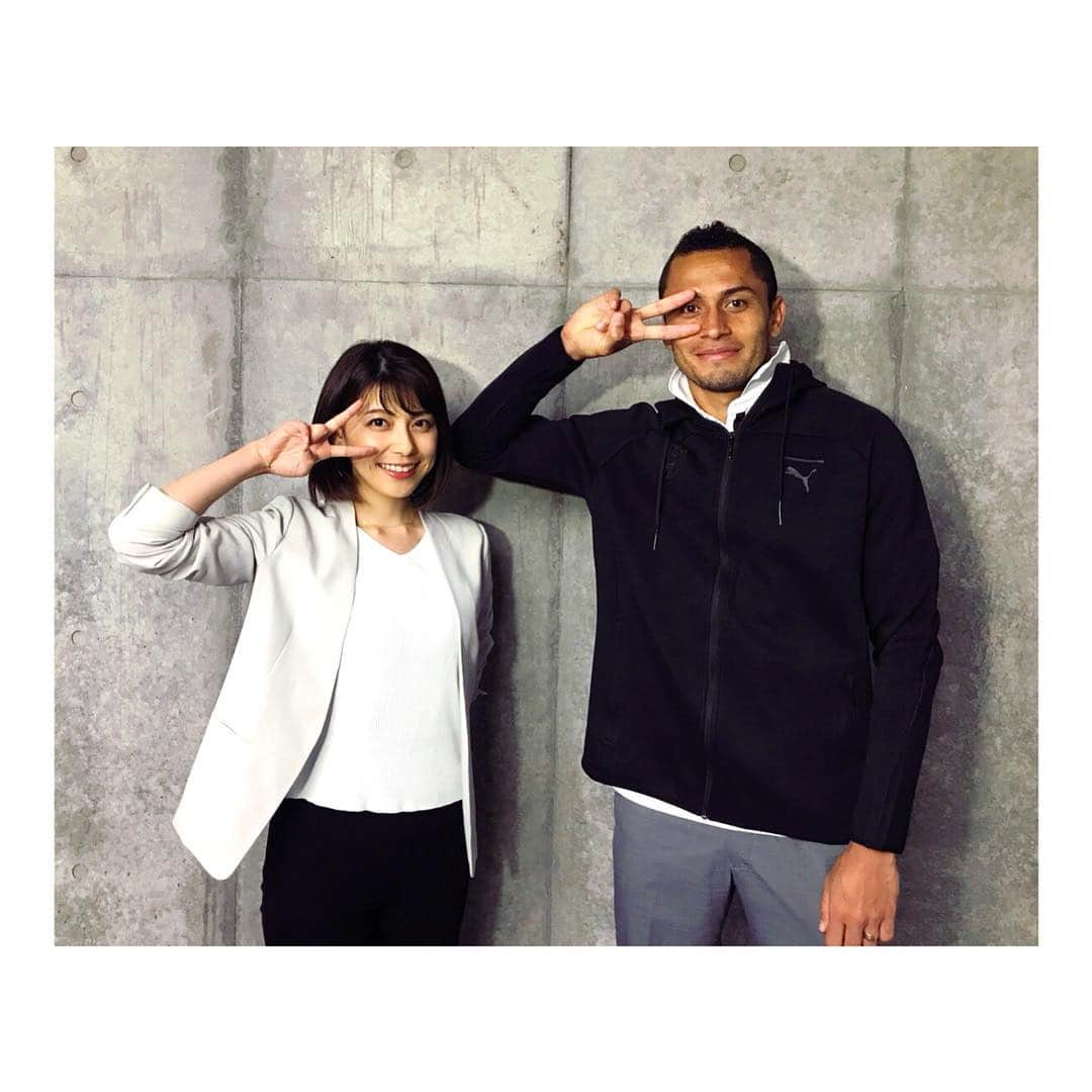 上村彩子さんのインスタグラム写真 - (上村彩子Instagram)「. M1としている西武ライオンズ、 昨日は本拠地最終戦でしたが優勝を決めることはできませんでしたね😂 . 今日は私は現地にいけませんが、 札幌ドームで今日優勝したらS☆1に選手の生出演があるかもしれません🤗✨ . . そのあと放送のスーパーサッカーでは、 FC東京との試合でPKをきめた 清水エスパルスのドウグラス選手に ゴールパフォーマンスのことを伺ってきました✨ . 世界バレーも始まりましたし、 明日からは10月！ スポーツの秋、楽しみましょう🍁 . #清水エスパルス#jリーグ」9月30日 11時59分 - saekokamimura