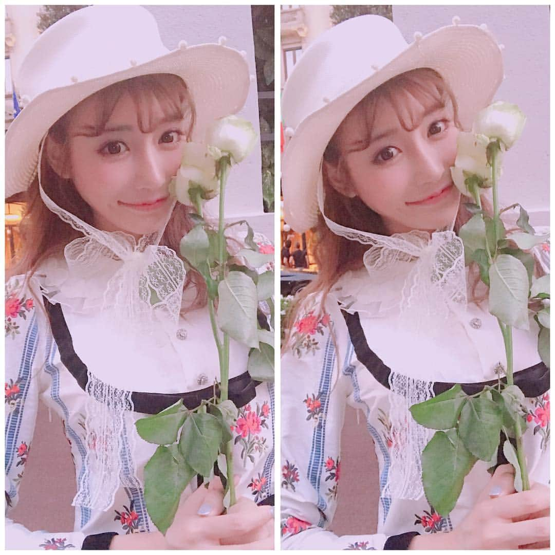 明日花キララさんのインスタグラム写真 - (明日花キララInstagram)「. Italiy旅行中の好きなコーデのひとつ..👒🌷 可愛いお洋服や小物をもっとかわいくリメイクして着るの大好き🇮🇹❤︎❤︎❤︎ メイクも甘々なドーリーめいくにしました💄👀♡⃛ あとやっぱり大事なのは前髪の巻き方！！📝✧ . 🍕 . 帽子👒@whip_bunny  ワンピ @manoushjapan  ブーツ @ysl」9月30日 12時45分 - asukakiraran