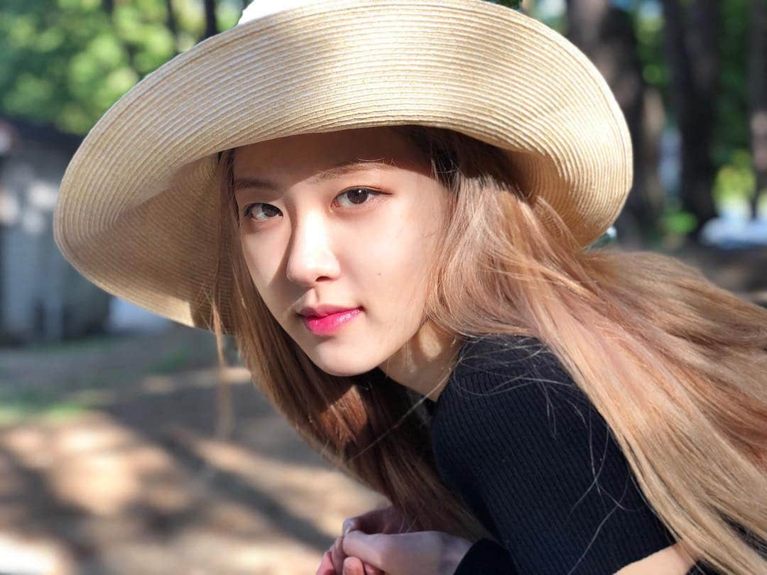 ロゼさんのインスタグラム写真 - (ロゼInstagram)「👒 Stay.」9月30日 14時11分 - roses_are_rosie