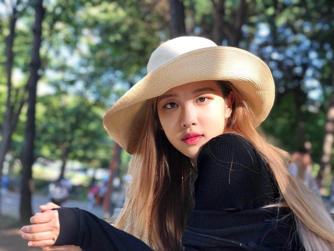 ロゼさんのインスタグラム写真 - (ロゼInstagram)「👒 Stay.」9月30日 14時11分 - roses_are_rosie