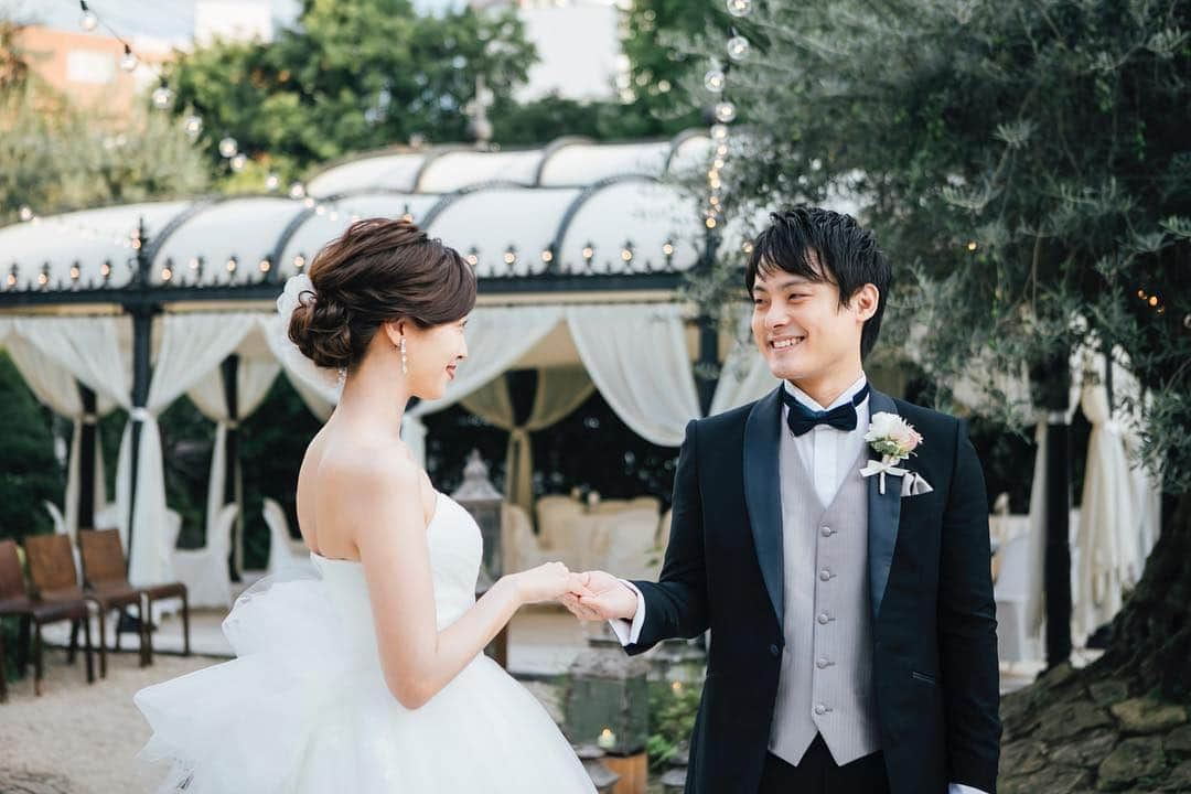 佐藤あやさんのインスタグラム写真 - (佐藤あやInstagram)「今日は結婚パーティーからちょうど1年💐 あっという間だなあ〜。 まさか1年後に妊娠してるなんて想像つかなかった😂 . 本当に楽しくて温かくて素敵な思い出💕 準備はハードだったけどやって良かったなあと思いました☺️ . 二次会もすごく楽しかったんだけど未だにupできてない。。！ また載せます🙏🏻 . 台風が近づいてるので皆様お気をつけください💦 . #wedding#weddingdress#gardenwedding#Garden#weddingparty#weddingphotography#bridal#marriage#special#happy#love#thankyou#photo#結婚パーティー#プレ花嫁#卒花嫁#花嫁#結婚式#ウエディング#ウエディングフォト#ウエディングドレス#小笠原伯爵邸#ガーデンウエディング」9月30日 19時23分 - faafa8