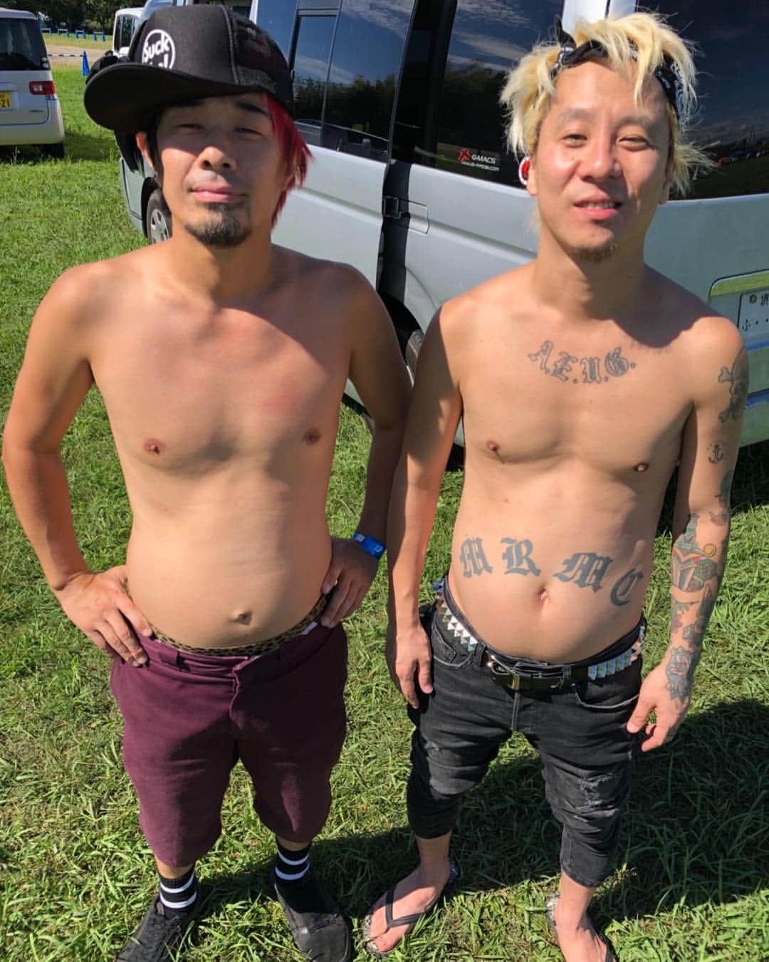 masasucksのインスタグラム：「な〜、ユータンよ、夏終わってまうんかなぁ🌴😩の図  #腹ボテーズ #なにわ腹ボテ会 #ヘソにクセある」