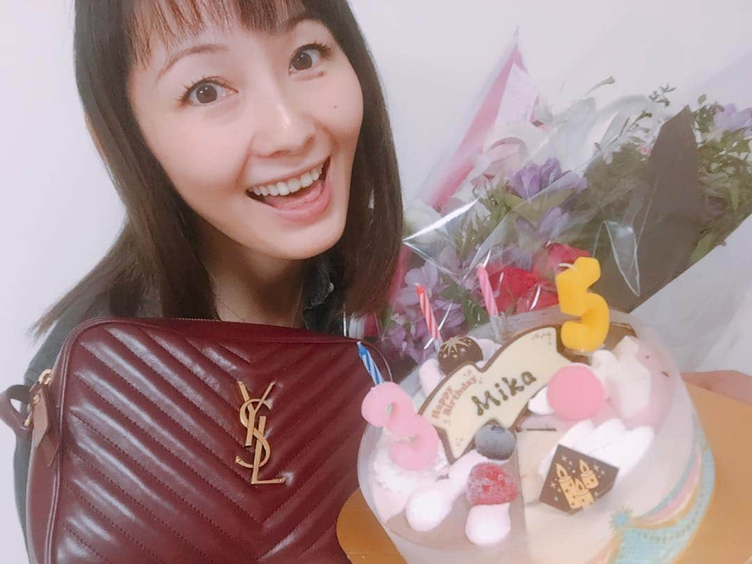 萩美香さんのインスタグラム写真 - (萩美香Instagram)「アラフォー突入。 #happybirthday  #35歳」10月1日 0時22分 - mika_hagi927