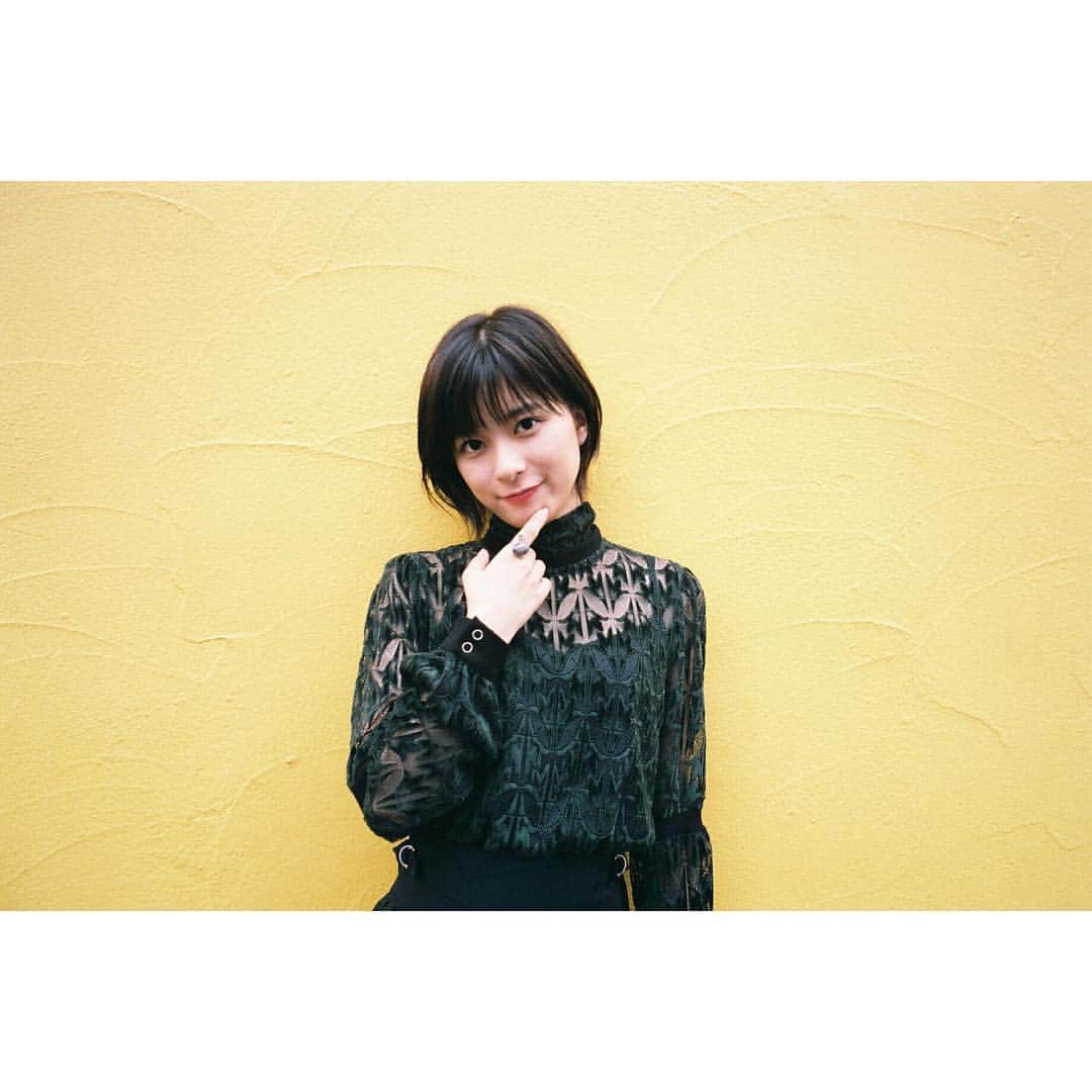 芳根京子さんのインスタグラム写真 - (芳根京子Instagram)「ショート どうですかね？☺︎ #film  #チャンネルはそのまま #絶賛撮影中！」10月1日 22時38分 - yoshinekyoko
