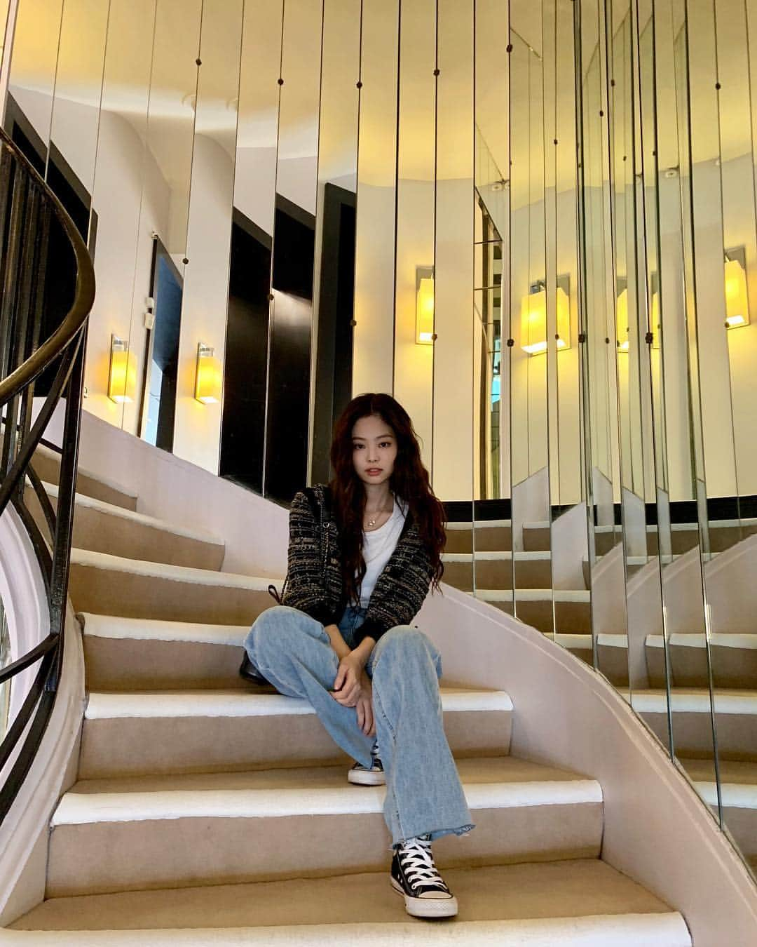 ジェニーさんのインスタグラム写真 - (ジェニーInstagram)「had a beautiful tour at @chanelofficial  lovelovelove❣️❣️❣️」10月2日 2時27分 - jennierubyjane