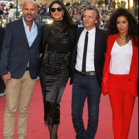 モニカ・ベルッチさんのインスタグラム写真 - (モニカ・ベルッチInstagram)「❤The closing of the 29th Film Festival of Dinard with 3 others members of the jury. Thierry Lacaze, Alex Lutz and Sabrina Ouazani  Photo by @denisguignebourgphotographer  Dress @dolcegabbana  shoes @louboutinworld  Jewelry @cartier  #monicabellucci#presidente#jury#dinardfilmfestival#france#alexlutz#thierrylacaze#sabrinaouazani#dress#dolcegabbana#shoes#louboutin#jewelry#cartierdiamonds#cartier#моникабеллуччи」10月2日 1時06分 - monicabellucciofficiel