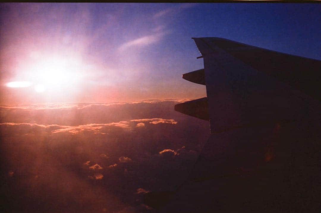 田島貴男さんのインスタグラム写真 - (田島貴男Instagram)「旅の窓 #フィルムカメラ  #leica #ektar100  #summicron」10月16日 16時03分 - tajimatakao