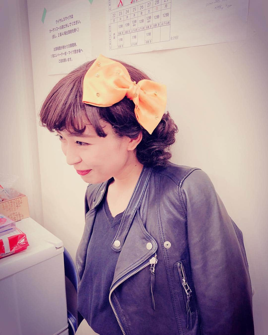 黒川芽以さんのインスタグラム写真 - (黒川芽以Instagram)「ハルミちゃんのカツラと、私服が融合したら、こうなった。笑 #シアタークリエ」10月16日 16時44分 - mei_kurokawa