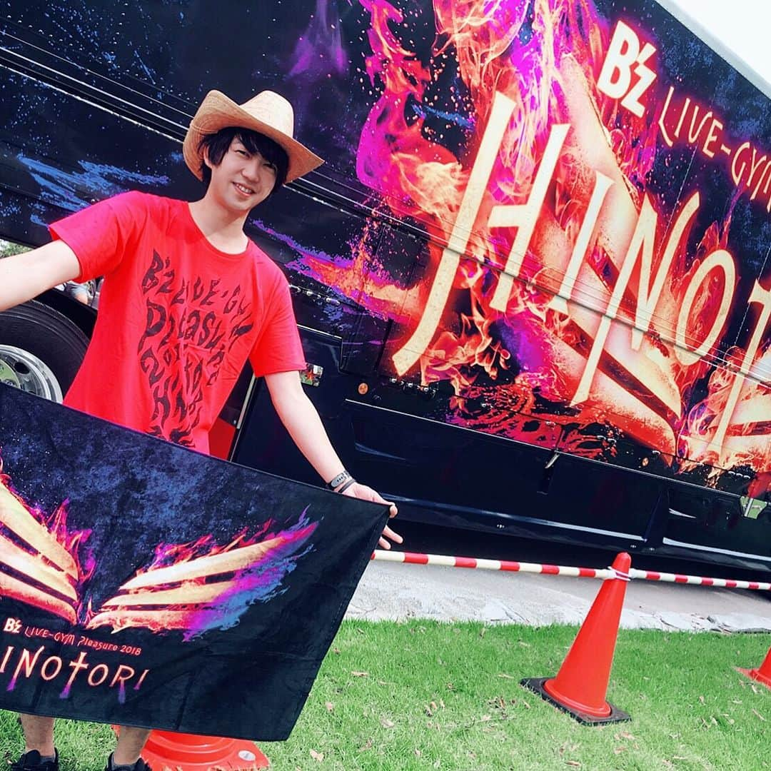 佐々木直也さんのインスタグラム写真 - (佐々木直也Instagram)「【B'z LIVE-GIM Pleasure 2018-HINOTORI-】 2018.9.6 TOYOTA STADIUM  2018.9.21 AJINOMOTO STADIUM」10月16日 17時21分 - kusoiinkainaoya