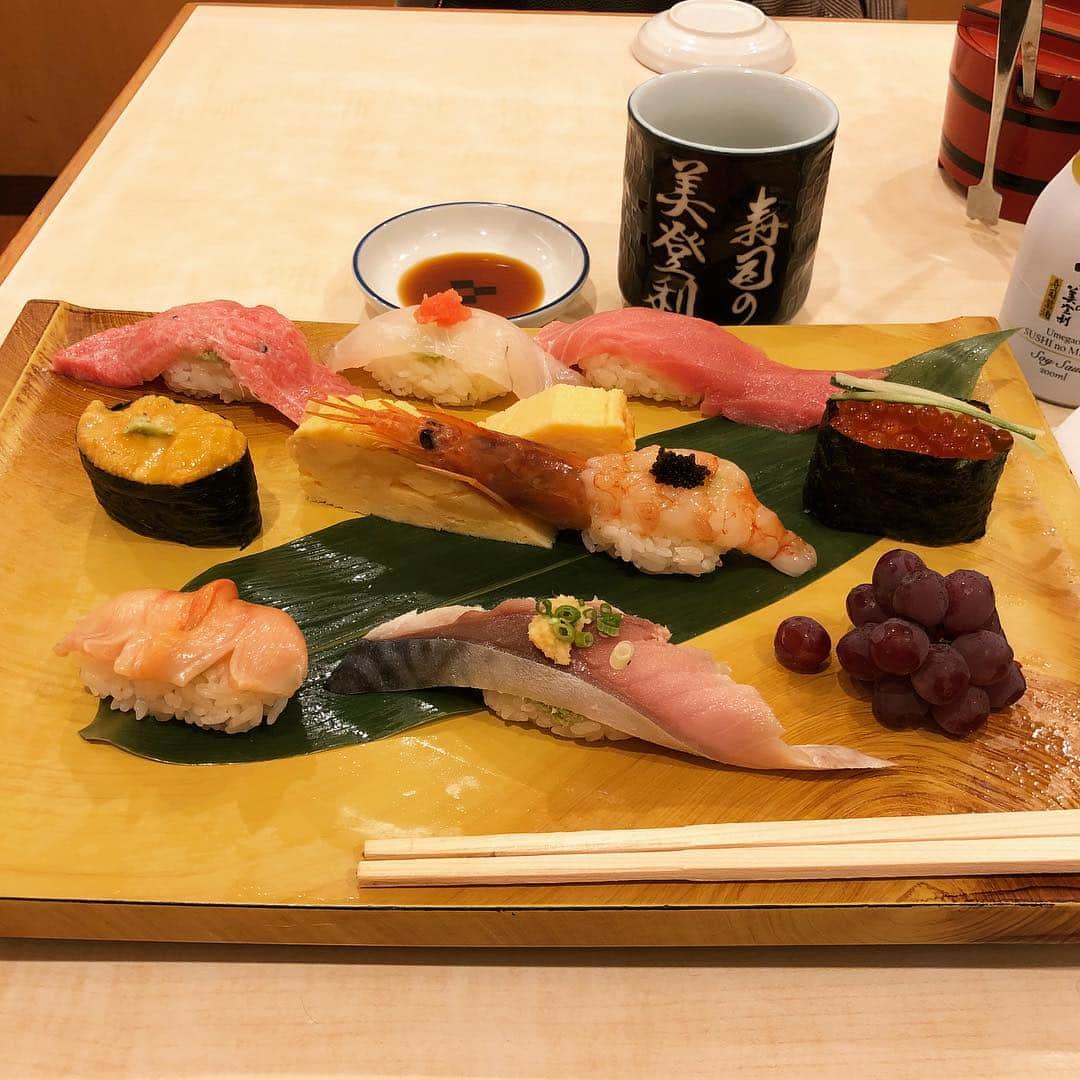 清水理沙のインスタグラム：「美登利寿司、美味しかった🍣 ほっぺがとろけました☺️✨✨ #美登利寿司  #寿司  #おいしかった  #ちょっと贅沢」