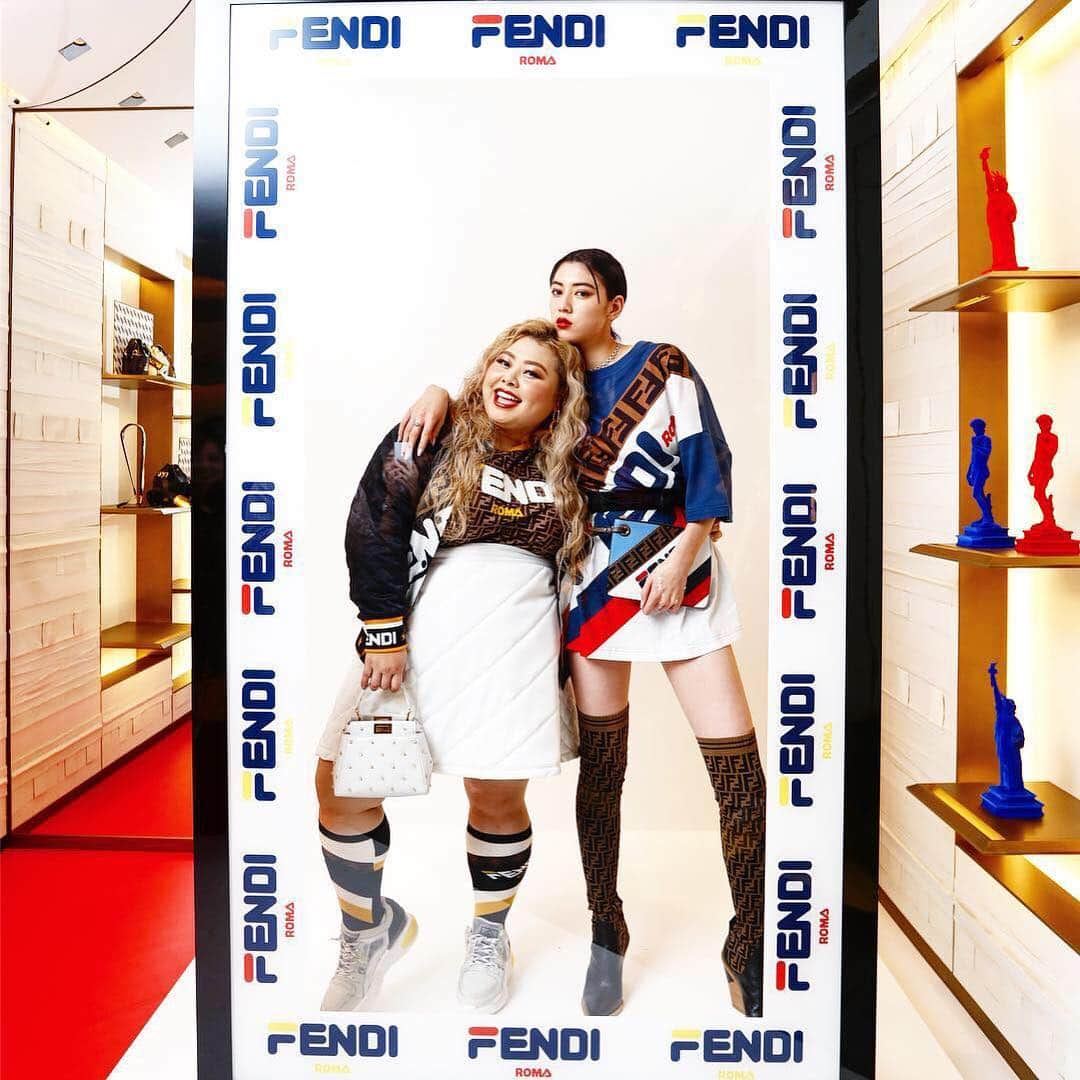 三吉彩花さんのインスタグラム写真 - (三吉彩花Instagram)「I wore the best cute boots at today's party😭❤️ w/ 大好きな @watanabenaomi703 ❤️❤️ @fendi #FendiMania」10月16日 21時33分 - miyoshi.aa