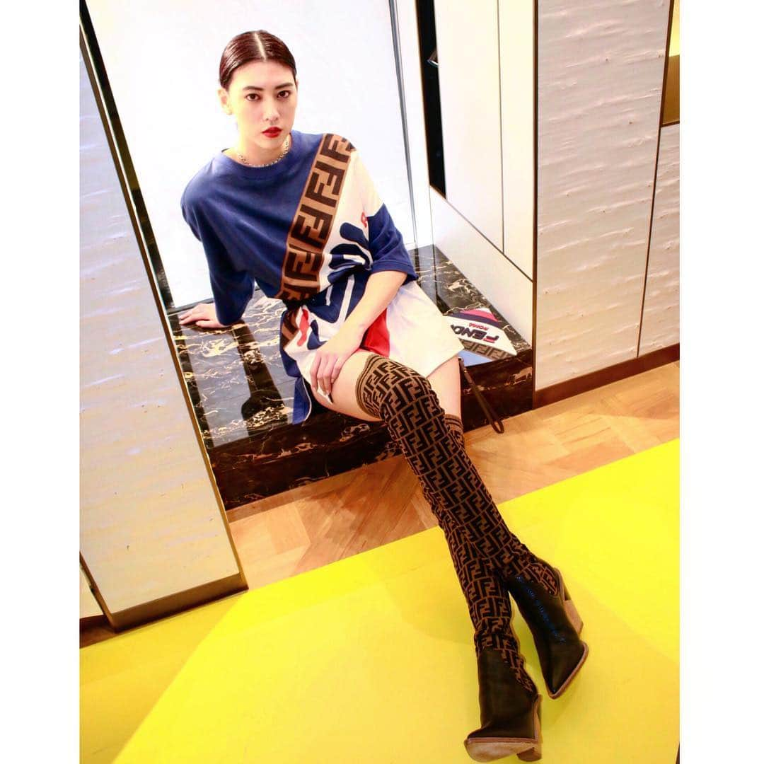 三吉彩花さんのインスタグラム写真 - (三吉彩花Instagram)「I wore the best cute boots at today's party😭❤️ w/ 大好きな @watanabenaomi703 ❤️❤️ @fendi #FendiMania」10月16日 21時33分 - miyoshi.aa