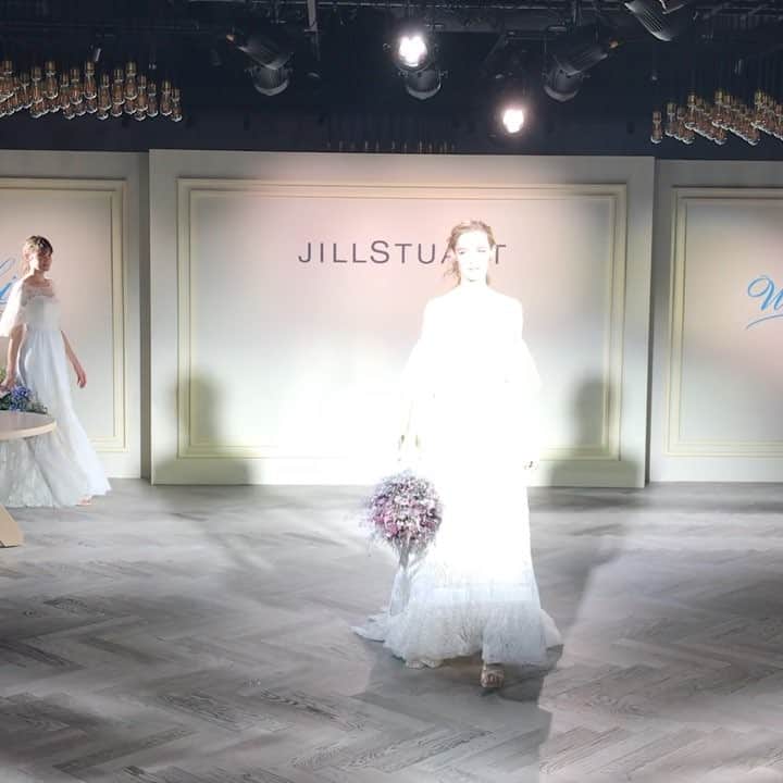 のインスタグラム：「@jillstuartwedding さんの10th Anniversary -JILLSTUART WHITE Debut Collection- にて6種類のブーケを担当させて頂きました。 #jillstuart #jillstuartwedding #WILLGARDEN #flower #flowers #wedding #weddingdress #weddingbouquet  #thankyou」