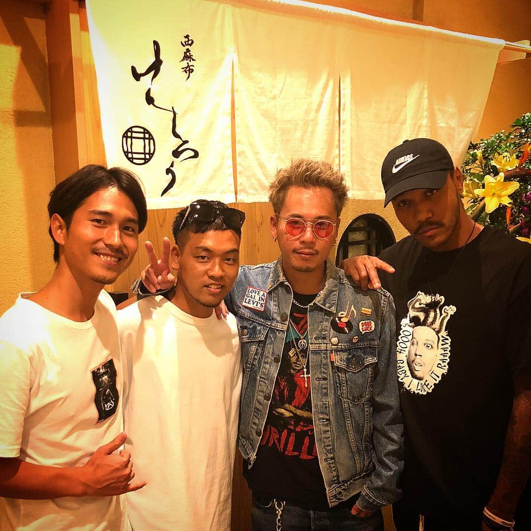 DJ HALさんのインスタグラム写真 - (DJ HALInstagram)「Wez会 お帰り＆行ってらっしゃい🤗 来年はLAに遊びに行く🌴 Double Ryo System  #けんしろう焼き」10月2日 14時34分 - djhal