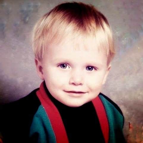 ニックのインスタグラム：「A throwback to my earlier years. Not quite sure where the blond went!  #throwback #oldphotos #イギリス #イギリス人 #こども #外人 #外国人 #外人こども」