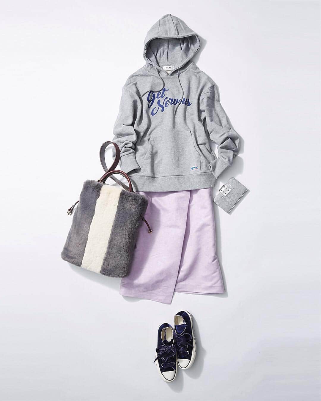 ルミネ公式のインスタグラム：「グレーとラベンダーの大人配色を楽しむ #パーカー ¥7,400+TAX #スカート ¥7,900+TAX #バッグ ¥14,000+TAX #ケース ¥7,400+TAX #スニーカー ¥7,500+TAX ・ [ #LUMINEMAGAZINE ] #lumine #ルミネ #ルミネ立川 #ナノユニバース #ケービーエフ #ダイアナ #スナイデル #エービーシーマートプレミアステージ #ootd #outfit #fashion #coordinate #コーディネート #ファッション #デイリーコーデ #コーデ #フォロー #Megu http://magazine.lumine.ne.jp/?p=78313 ※商品の価格や取り扱い状況は撮影時点のもので、変更になることがあります。」