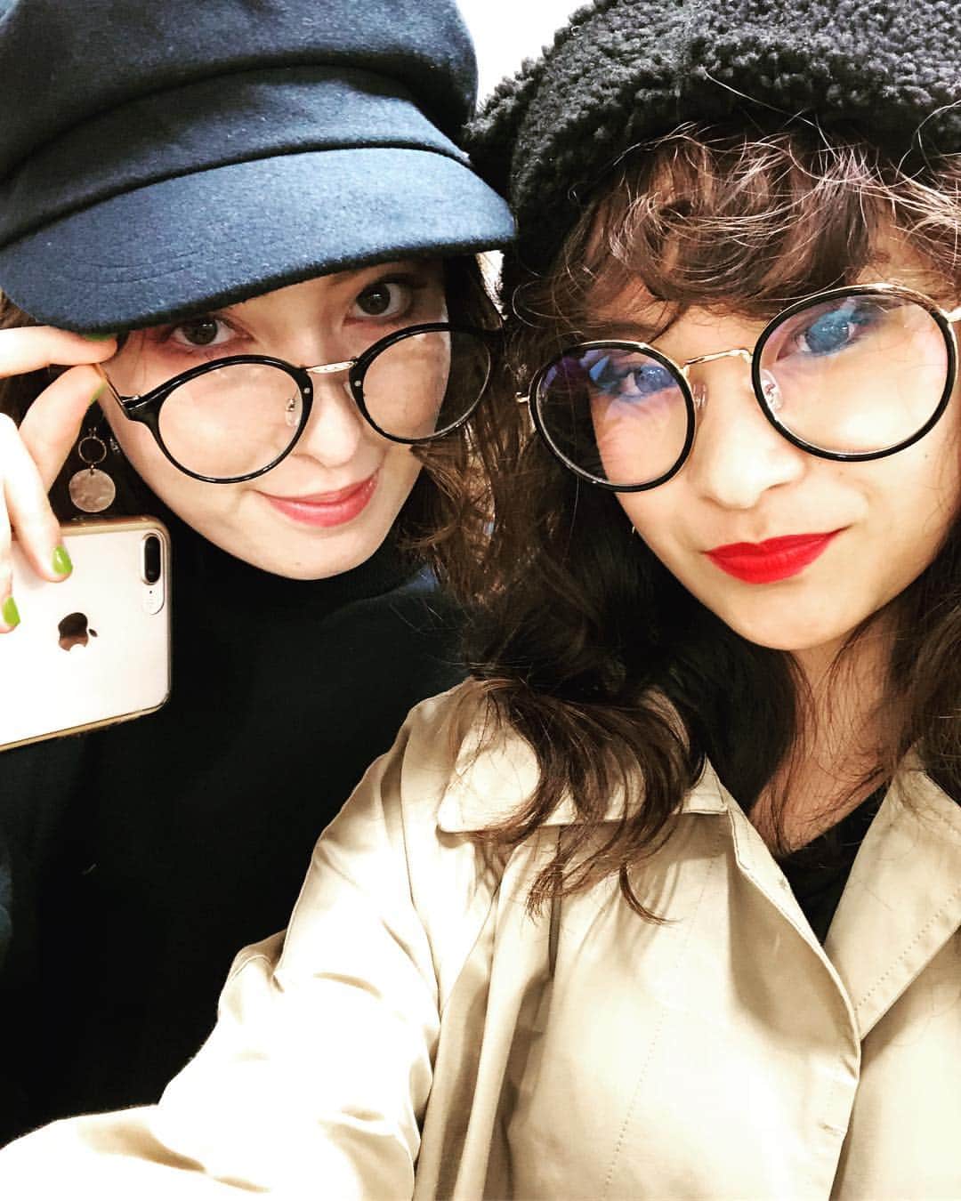 梶川永遠のインスタグラム：「avexの先輩方に撮ったいただいた💗💗💗 憧れの先輩に撮ってもらえて、ニヤケがとまりませぬ🙈 またご一緒できるように頑張る！！ ・ ・ ・ #avex #avexmanagement」