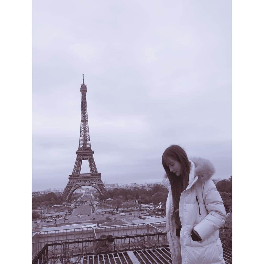ハニさんのインスタグラム写真 - (ハニInstagram)「#에펠탑 #paris #jillstuartsport #🌹 #☁️ #😉」10月2日 22時05分 - ahnanihh