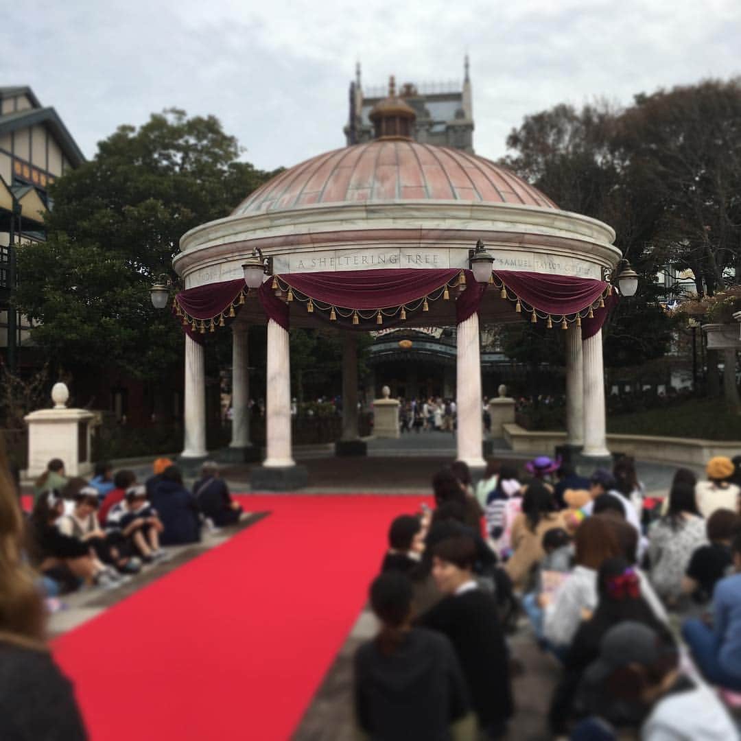 のインスタグラム：「手下に会いたすぎるがあまり一人で来ちゃったww #ディズニーシー #手下」