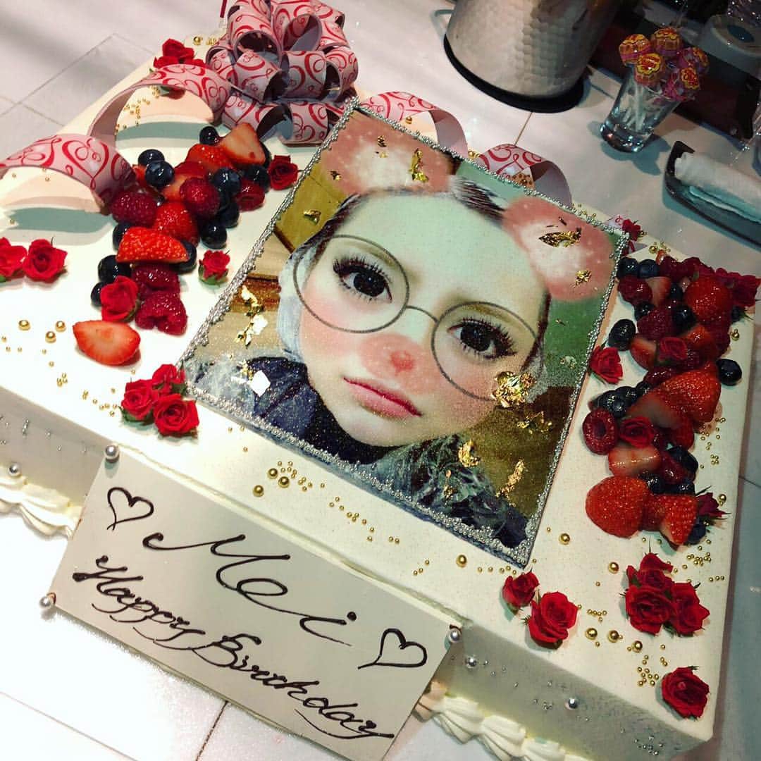 葉月芽生さんのインスタグラム写真 - (葉月芽生Instagram)「ケーキ🎂💕✨✨ 本当にたくさん嬉しかった❤️ ありがとうございます(´∩ω∩｀)💖💭 #birthday#誕生日#ケーキ#cake#六本木#美人茶屋#葉月芽生」10月3日 19時05分 - mei_hazuki