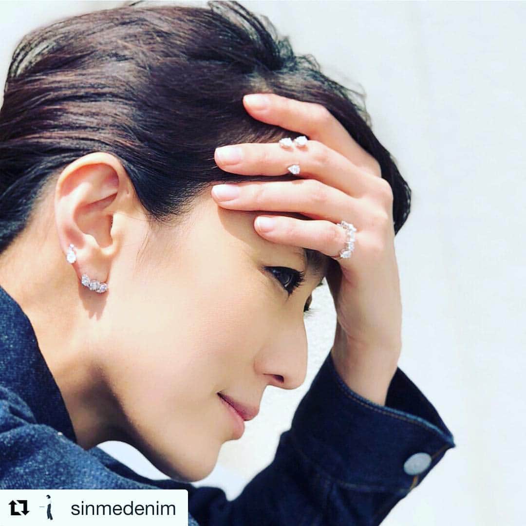 板谷由夏 さんのインスタグラム写真 - (板谷由夏 Instagram)「SINME ダイヤモンド 今回はピアスのみですが今日から ホームページに登場です。 @sinmedenim」10月3日 12時20分 - yukaitaya