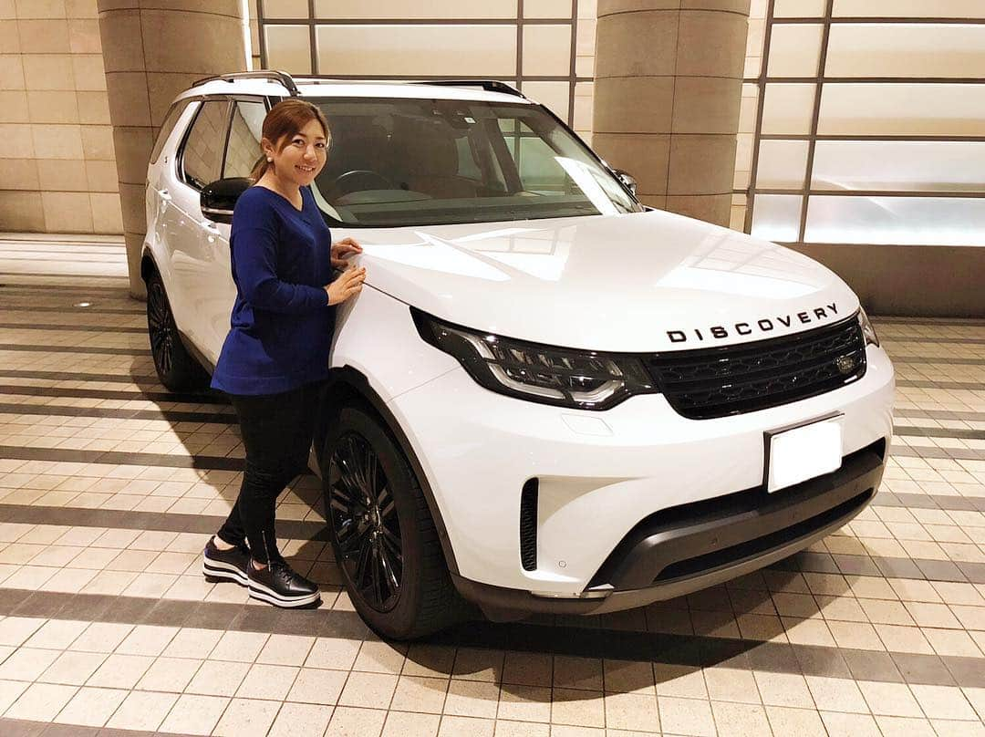 宮里美香さんのインスタグラム写真 - (宮里美香Instagram)「*** 今回、お借りしてた車輌は”DISCOVERY”！ 乗り心地はもちろん良く、車高が高くて運転しやすかったです！！とにかくカッコイイ。 ジャガー・ランドローバーさん、今回も有難うございました！ #landrover #discovery #landrover_golf  #ランドローバー  #ディスカバリー #乗り心地最高でした  #カッコいい #有難うございます #感謝」10月3日 12時23分 - mikamiyazato_official