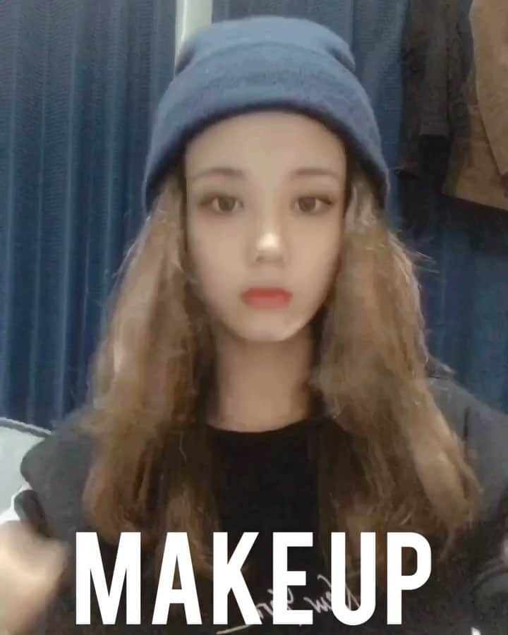 のインスタグラム：「. . 動画のカバー写真がとんでもなくアホヅラ😌😌 . 最近全身脱毛始めて、顔もやってもらってるから 乗りがいいお肌ちゃん👶🏻👶🏻👶🏻👶🏻❤️ ファンデも下地も無しでメイクしてみました☺️ . ほんまに全身60分で終わって全く痛くないのと 今回渋谷でやってもらったんやけど09から 近いから通いやす〜ぅってなったのでした🤦🏼‍♂️❤️ . 今だけ @sasala_official から予約したら脇腕足の脱毛部位が100円で施術できるらしい死んだ🙄 . #em #emoda #fashion #mode #casual #mode #monotone #tokyo #japan #instagood #camereon #like4like #love #shibuya #tokyo #ootd #outfit #sea #black #girl #holiday#collaboration#sasala#脱毛サロン #エステ脱毛 #脱毛 #美肌  #ササラ」