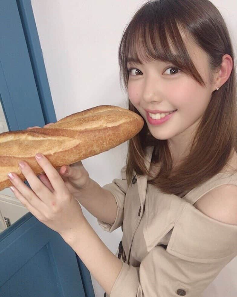 牧村里奈さんのインスタグラム写真 - (牧村里奈Instagram)「お知らせ📣♥️ テレビ出演予告です！！ . 【#日テレポシュレ】 に #ナジャ・グランディーバ がお送りする、新しい通販ショー「#おためしポシュレちゃん 」が誕生！！ . 副隊長は信江勇さん！ そして、私を含めた5人の女子大学生が出演しております😌 . 初回放送は10/16 27:29～ BS日テレでも展開されます！ . 「ナジャポ」で検索してみてね！詳細はまた後日お伝え致します💫 . http://www.ntv.co.jp/shopping/poshlech/ . #ナジャポ #ナジャ #ポシュレちゃん #日テレ」10月3日 14時41分 - m_rina28