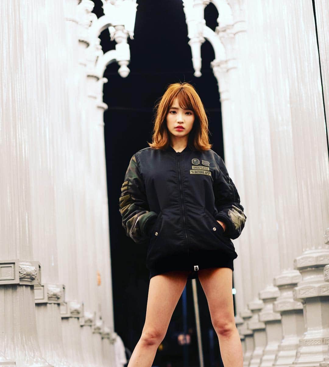 のインスタグラム：「🇺🇸✨❤️💕💕💕✈️✈️👋👋 #fashion #streetwear #streetphotography #bape #fashionnova #lafashion #japanesegirl #losangeles #america #i #photographer #jerrycoria #likeforlikes #instagood #instfashion #outsiderart #model #modeling #insperation #fashionable  #akihori #堀アキ #mocamuseum #downtownla #la #japan #new #photography #photoshoot #style photo by @jerrycoriaa 📸」