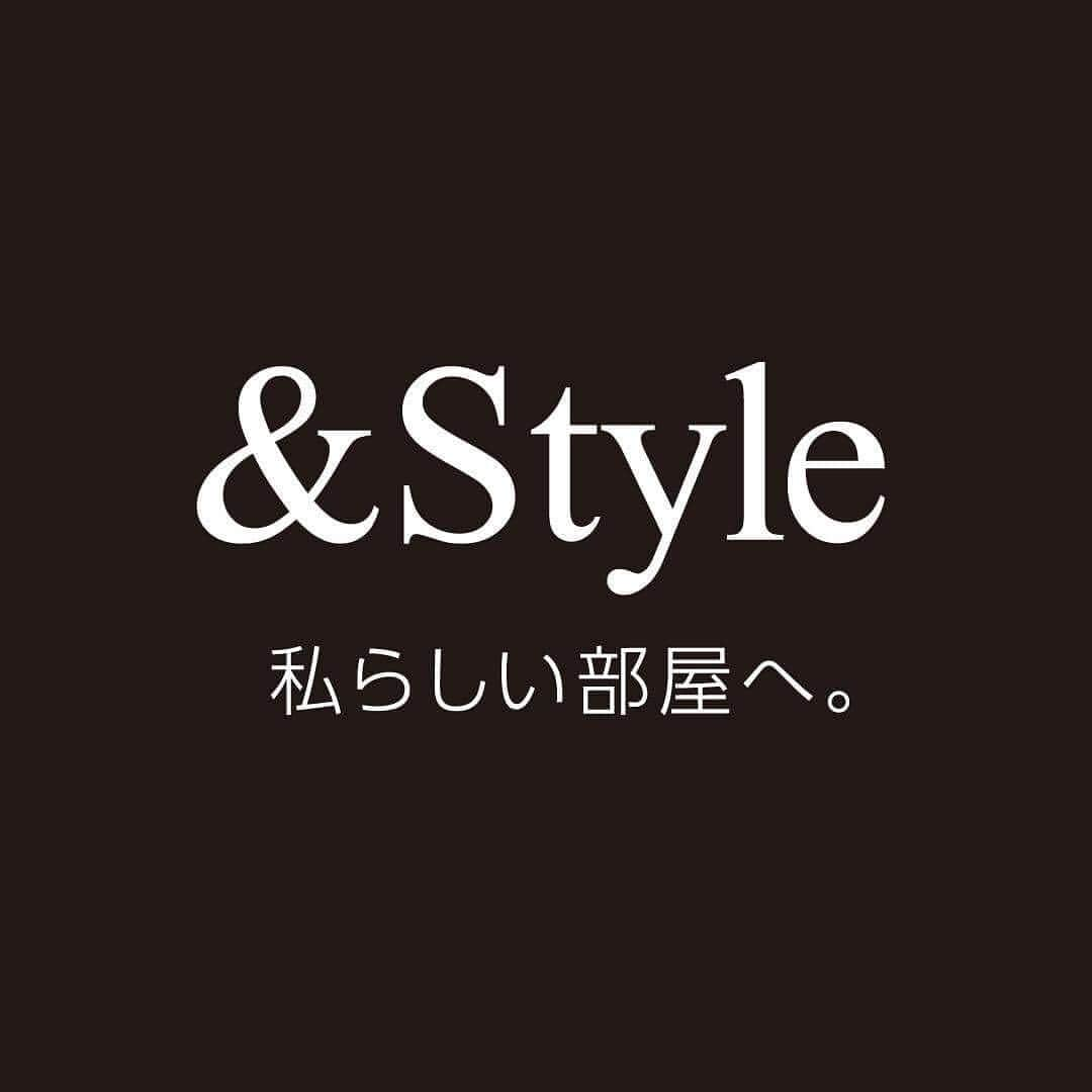 「お、ねだん以上。」ニトリ公式アカウントさんのインスタグラム写真 - (「お、ねだん以上。」ニトリ公式アカウントInstagram)「＆Style フェミニン🌹ベッドルーム . 花柄やフリルなど、女性らしいフェミニンな柄はいくつになっても可愛いと思えますよね✨ . お花畑にいるようなベッドルームアイテムで、癒しの空間を作れば毎晩ステキな夢が見られるかも…😌💕 ． ＆Style フェミニンのアイテムを使ったコーデに #mynitori を付けて投稿しませんか😄いいね、リポストさせていただくかも！ ． 【アイテム例：写真1枚目】 商品名： カケカバー Nグリップアンナ2 D ※12月上旬入荷 お値段： 4,621円 (税別)  商品コード： 7515961 .  商品名： ジャンボクッションカバー(エーベル)  お値段： 1,658円 (税別)  商品コード： 7508501 . 商品名： マクラカバー アンナ2 ※12月上旬入荷 お値段： 925円 (税別)  商品コード： 7515963 . 商品名： 裏地付き遮熱カーテン(FMアンナ 100X178X2)  お値段： 5,547円 (税別)  商品コード： 7318297 . 【アイテム例：写真2枚目】 商品名： クッションカバー(キルト ペイズリーWH)  お値段： 1,380円 (税別)  商品コード： 7804886 .  商品名： クッションカバー(フリル GY)  お値段： 1,380円 (税別)  商品コード： 7804707 . 商品名： クッションカバー(FMミーナ)  お値段： 740円 (税別)  商品コード： 7805131 .  商品名： クッションカバー(フェミストライプ)  お値段： 740円 (税別)  商品コード： 7805112 .  商品名： クッションカバー(マカロンRO)  お値段： 740円 (税別)  商品コード： 7804879 . ※写真には演出品を含みます。 ※入荷待ちの商品についてはお届けまでに日数をいただく場合がございます ※一部の店舗、通販サイトでは展示や在庫がない場合がございます。 ※一部の商品の価格は変動する可能性があります。 . #おねだん以上 #ニトリ #フェミニン #フェミニンコーデ #カーテン #クッション #ニトリのクッション #布団カバー #掛け布団カバー #枕カバー	#インテリア #インテリアコーディネート #インテリア好き #クッションカバー #まくらカバー #寝室 #寝室インテリア #ベッドカバー #花柄 #癒し空間 #お部屋作り #暮らしを楽しむ #おうち時間 #模様替え #myroom #マイルーム #ニトリで購入 #フェミニンスタイル #私の部屋」10月3日 18時00分 - nitori_official