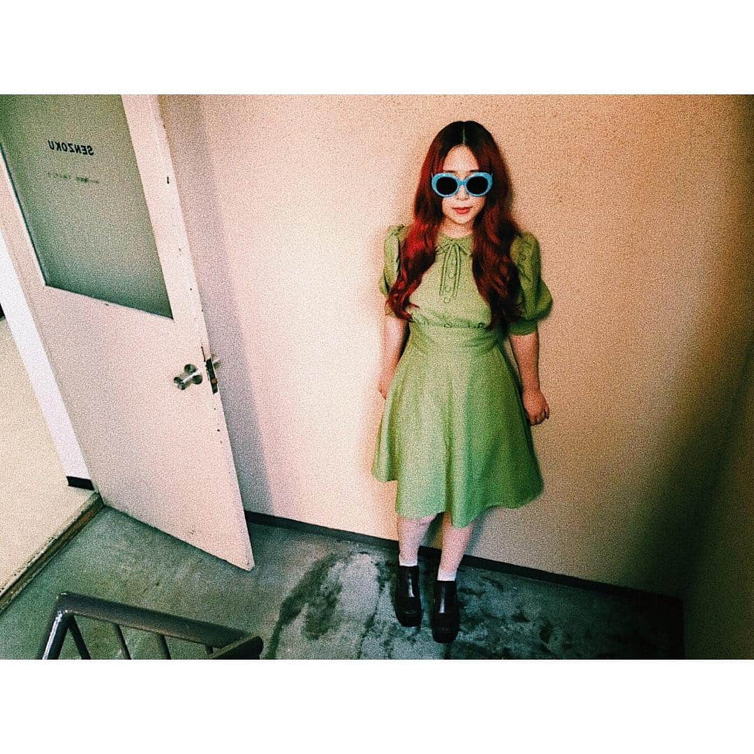 松尾レミさんのインスタグラム写真 - (松尾レミInstagram)「本日は、とある撮影でした🕶今月も8本ライブあり、北海道から九州まで行くよ。各地の皆様、会える事を心からたのしみにしてるね！  #glimspanky」10月4日 0時58分 - remimatsuo