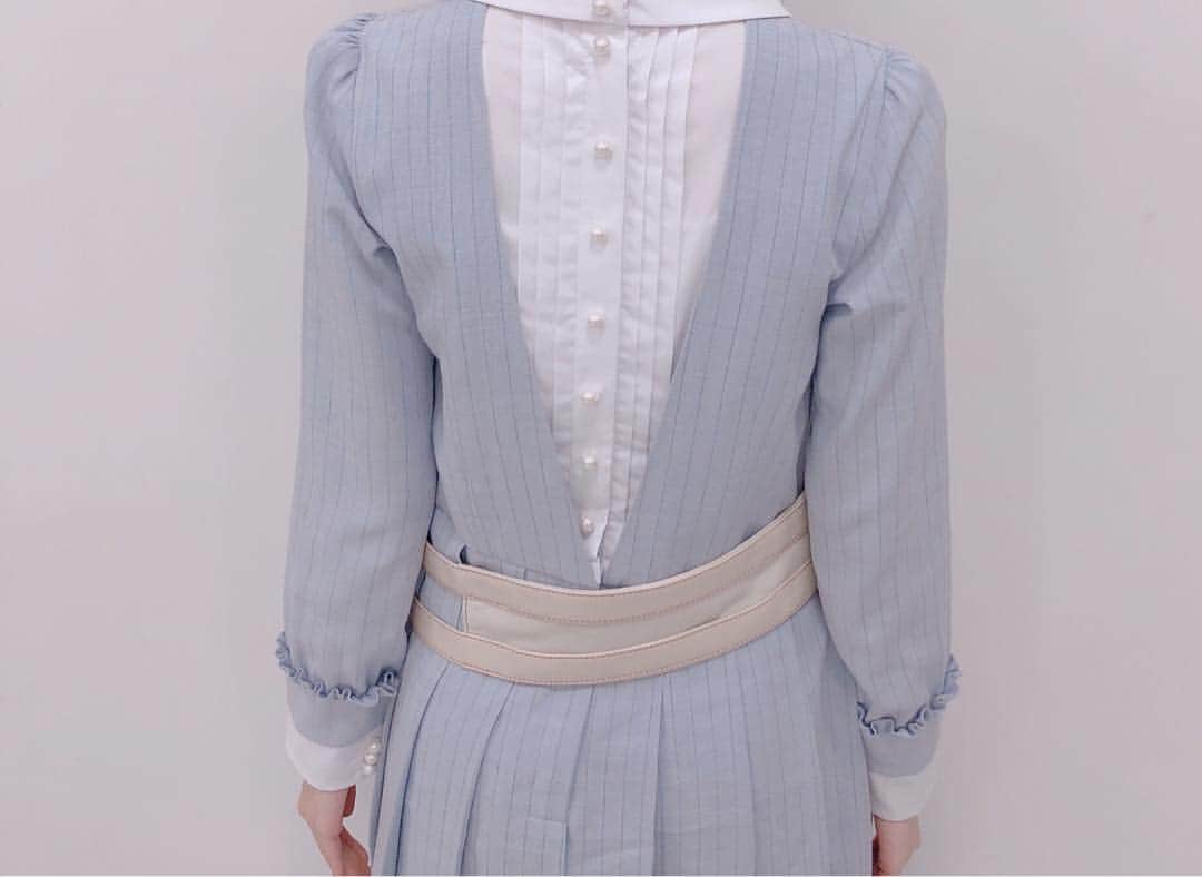 高橋七実さんのインスタグラム写真 - (高橋七実Instagram)「・ ・ 後ろや袖のデザインもこだわって作ってあって、この衣装とても可愛いんです♡ ・ 加入前からすごく好きで、着てみたかった衣装の１つなのでとても嬉しかったです✨ ・ 初めて着たのは総選挙のランク外コンサートでした☺️ ・ お借りしたのは荻野由佳さんの衣装です♬ ・ ちなみにこの衣装は「暗闇求む」という曲の衣装で、曲も繊細で美しくて、聞くたびに鳥肌が立ってしまいます😳 ・ ・ #暗闇求む#NGT48#日本海#衣装 #パステルカラー#高沢朋花#かわいい」10月4日 7時17分 - nanami.t_0707